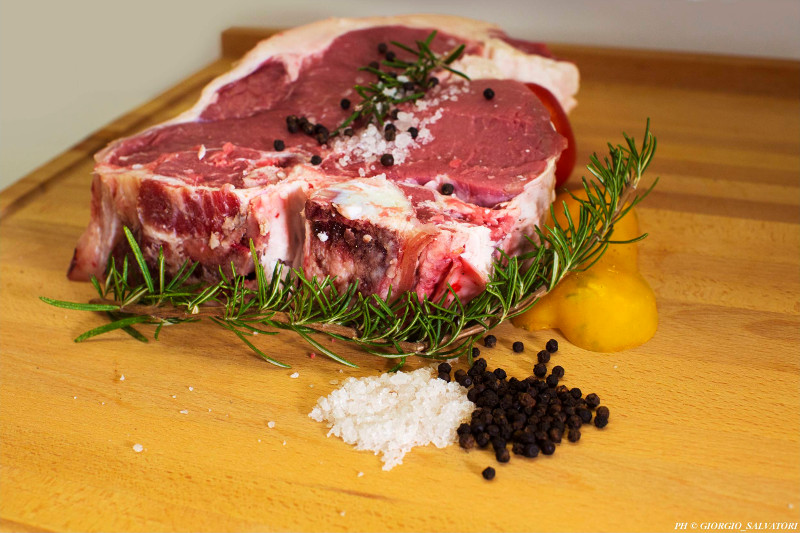 Fiorentina di Carne di bue - Macelleria Marco Migani Mercato Coperto Rimini